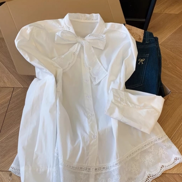 None Tops - White Lace Hem Bow Collar Shirt